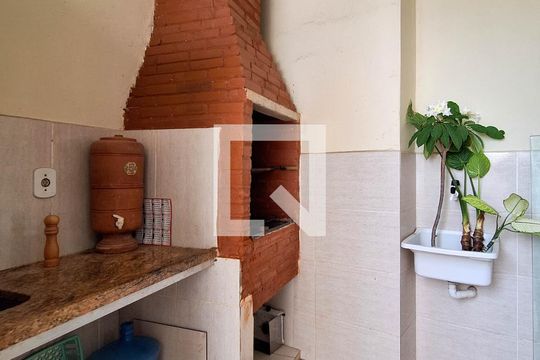 Quintal de casa à venda com 2 quartos, 190m² em Marazul, Niterói