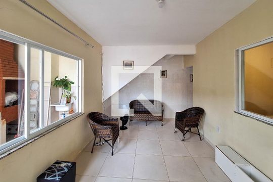 Sala de casa à venda com 2 quartos, 190m² em Marazul, Niterói