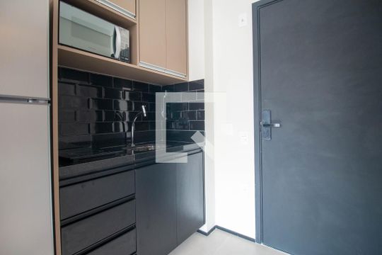 Cozinha de apartamento à venda com 1 quarto, 22m² em Santo Amaro, São Paulo