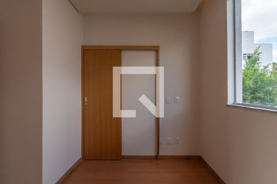 Semi Suíte 1 de casa à venda com 3 quartos, 108m² em Santa Rosa, Belo Horizonte