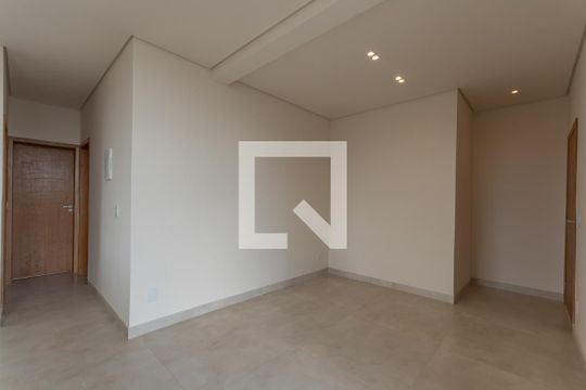Sala de casa à venda com 3 quartos, 108m² em Santa Rosa, Belo Horizonte