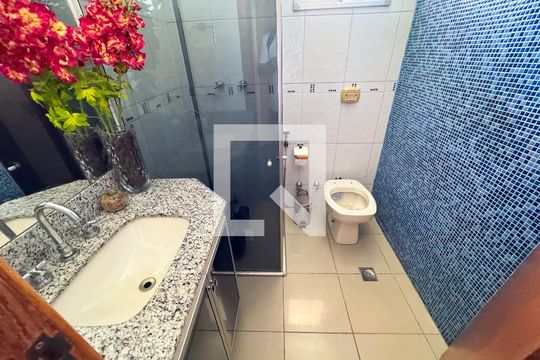 Banheiro de apartamento à venda com 4 quartos, 300m² em Eldorado, Contagem