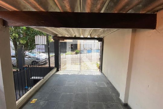 Garagem de casa à venda com 8 quartos, 426m² em Vila Francisco Matarazzo, Santo André