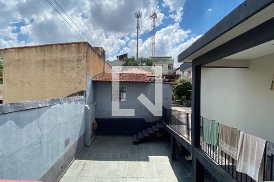 Quintal de casa à venda com 8 quartos, 426m² em Vila Francisco Matarazzo, Santo André