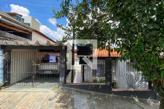Fachada de casa à venda com 8 quartos, 426m² em Vila Francisco Matarazzo, Santo André