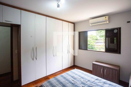 Quarto 4 de casa à venda com 4 quartos, 226m² em Taboão, Diadema