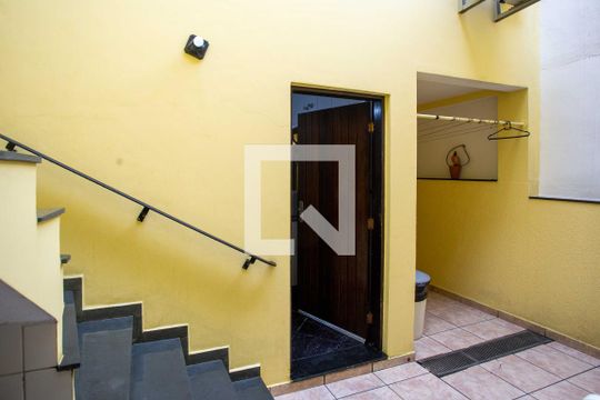 Área comum de casa à venda com 4 quartos, 226m² em Taboão, Diadema