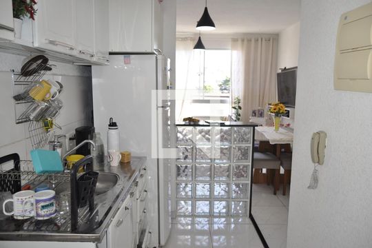 Cozinha de apartamento à venda com 2 quartos, 90m² em Bonsucesso, Rio de Janeiro