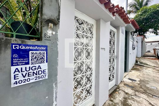 Plaquinha instalada de apartamento para alugar com 3 quartos, 80m² em Santa Teresa, Rio de Janeiro
