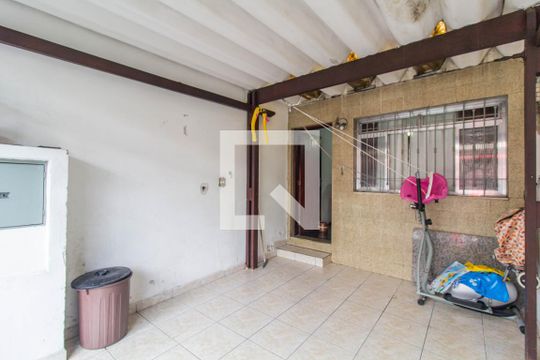 Garagem de casa para alugar com 3 quartos, 150m² em Limoeiro, São Paulo