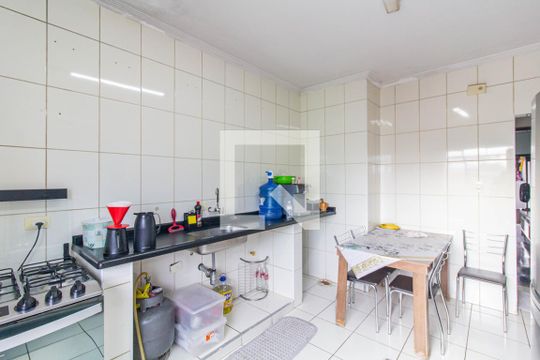 Cozinha de casa para alugar com 3 quartos, 150m² em Limoeiro, São Paulo