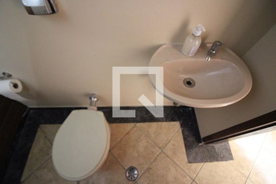 Lavabo de casa para alugar com 2 quartos, 212m² em Jardim do Mar, São Bernardo do Campo