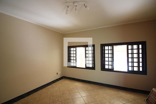 Sala de casa para alugar com 2 quartos, 212m² em Jardim do Mar, São Bernardo do Campo