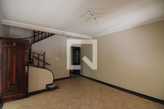 Sala de casa para alugar com 2 quartos, 212m² em Jardim do Mar, São Bernardo do Campo