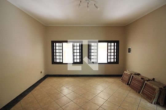 Casa para alugar com 2 quartos, 212m² em Jardim do Mar, São Bernardo do Campo