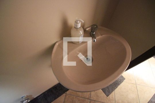 Lavabo de casa para alugar com 2 quartos, 212m² em Jardim do Mar, São Bernardo do Campo