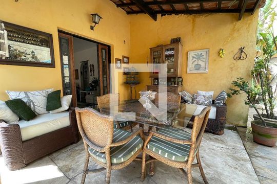 Quintal de casa à venda com 5 quartos, 250m² em Butantã, São Paulo