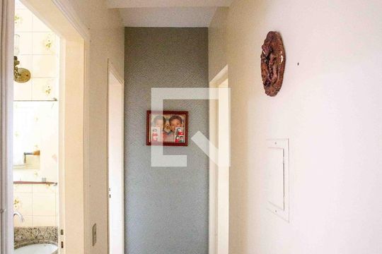 Corredor de apartamento à venda com 2 quartos, 64m² em Vila Euro, São Bernardo do Campo