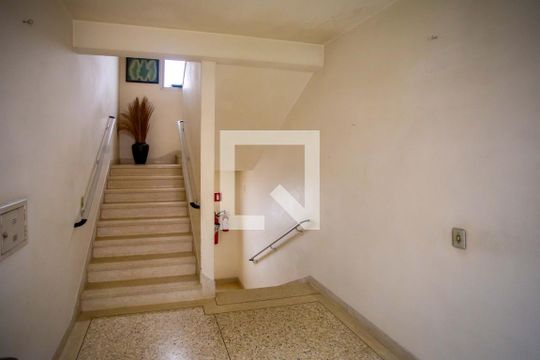 Hall de entrada de apartamento à venda com 2 quartos, 64m² em Vila Euro, São Bernardo do Campo