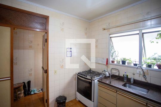 Cozinha de apartamento à venda com 2 quartos, 64m² em Vila Euro, São Bernardo do Campo