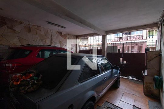 Garagem de casa à venda com 4 quartos, 150m² em Jardim Brasil (zona Norte), São Paulo