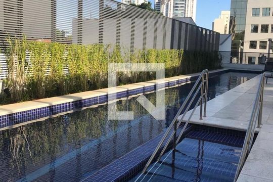 Área comum - Piscina de apartamento para alugar com 1 quarto, 44m² em Pinheiros, São Paulo