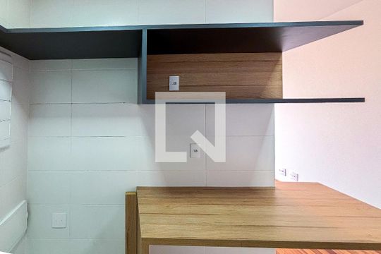Cozinha de apartamento para alugar com 1 quarto, 44m² em Pinheiros, São Paulo