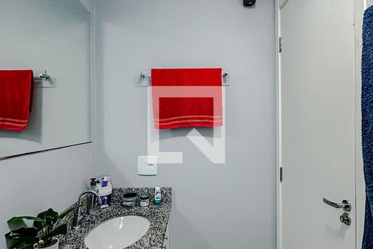 Banheiro de apartamento à venda com 2 quartos, 42m² em Brás, São Paulo
