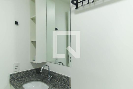 Banheiro de apartamento para alugar com 1 quarto, 23m² em Quarta Parada, São Paulo