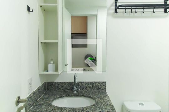 Banheiro de apartamento para alugar com 1 quarto, 23m² em Quarta Parada, São Paulo