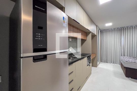 Cozinha de kitnet/studio para alugar com 1 quarto, 21m² em Cursino, São Paulo