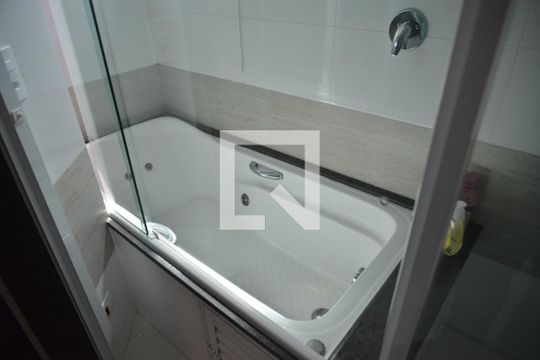 Banheiro da Suíte 2 de casa à venda com 4 quartos, 162m² em Vila Alpina, Santo André