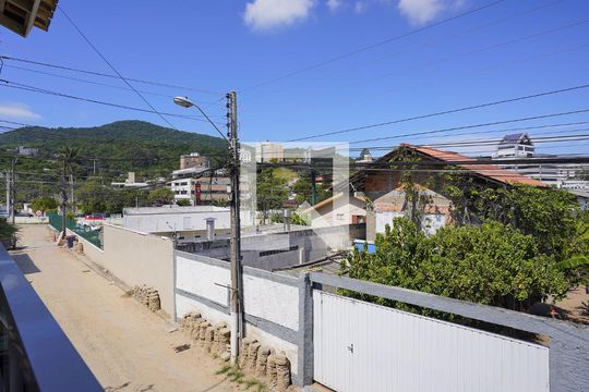 Vista de casa para alugar com 1 quarto, 60m² em João Paulo, Florianópolis