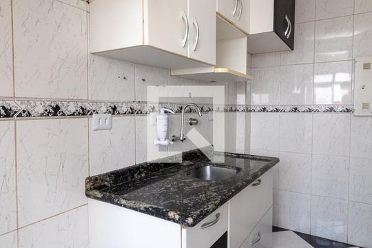 Cozinha de apartamento para alugar com 2 quartos, 52m² em Penha de França, São Paulo