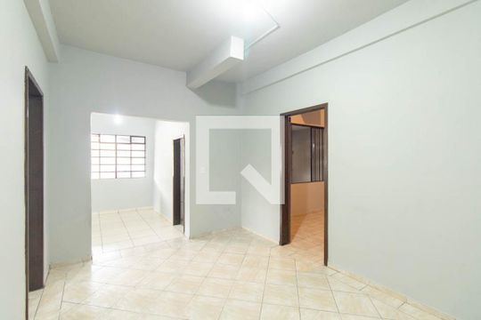 Casa para alugar com 2 quartos, 69m² em Pinheirinho, Curitiba