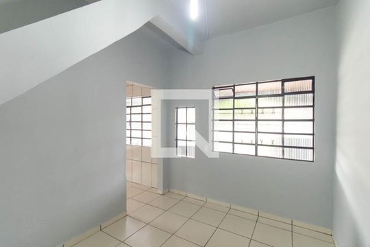Sala de Jantar de casa para alugar com 2 quartos, 69m² em Pinheirinho, Curitiba
