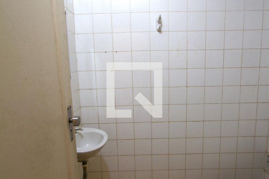 banheiro 3 de casa à venda com 5 quartos, 250m² em Coração Eucarístico, Belo Horizonte