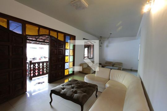Sala de casa à venda com 5 quartos, 250m² em Coração Eucarístico, Belo Horizonte