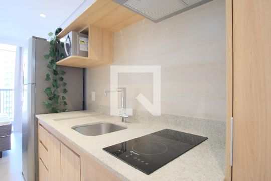 Cozinha de kitnet/studio para alugar com 1 quarto, 22m² em Vila Gomes Cardim, São Paulo