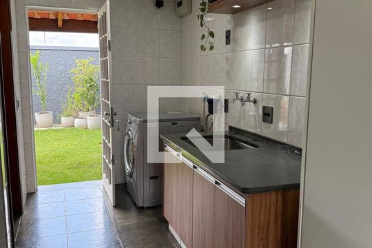 Casa à venda com 3 quartos, 350m² em Jardim Paulista II, Jundiaí