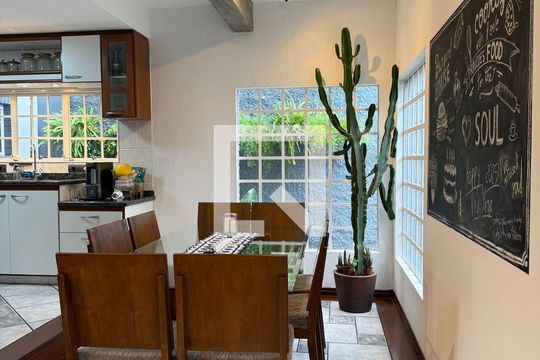 Casa à venda com 3 quartos, 350m² em Jardim Paulista II, Jundiaí
