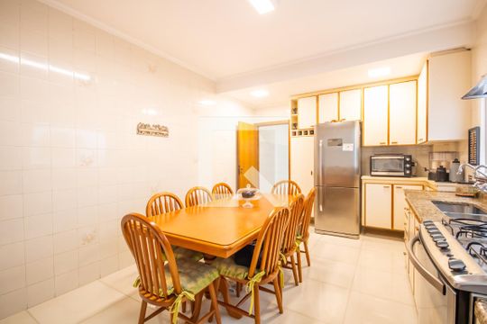 Cozinha de casa à venda com 4 quartos, 272m² em Jardim Roberto, Osasco