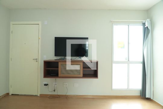 Sala de apartamento para alugar com 2 quartos, 48m² em Jardim Patricia, Uberlândia