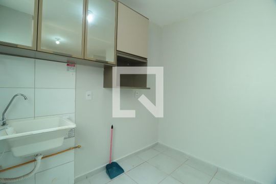 Cozinha de apartamento para alugar com 2 quartos, 48m² em Jardim Patricia, Uberlândia