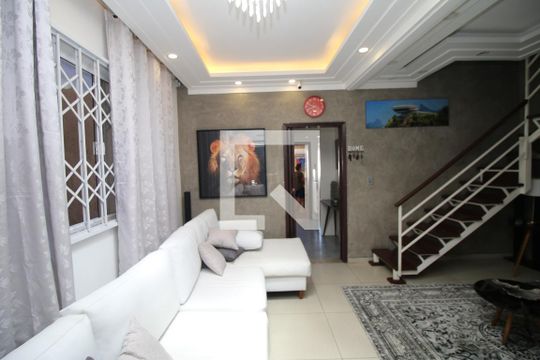 Sala de casa à venda com 3 quartos, 200m² em Irajá, Rio de Janeiro