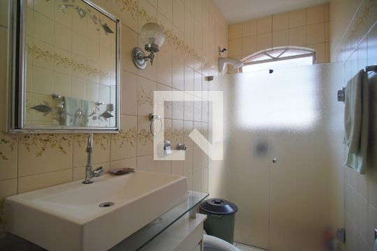Banheiro da Suíte de casa à venda com 4 quartos, 320m² em Primavera, Novo Hamburgo