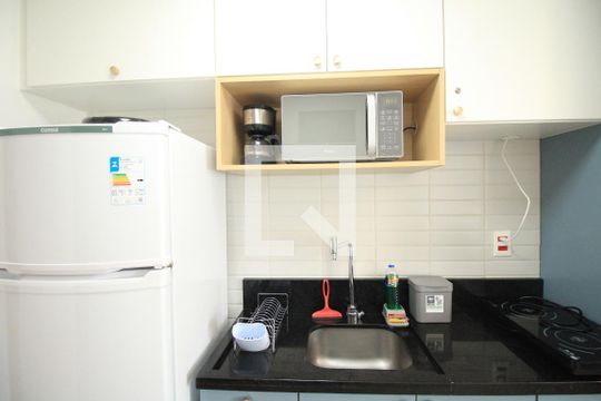 Cozinha de apartamento para alugar com 1 quarto, 22m² em Barra, Salvador