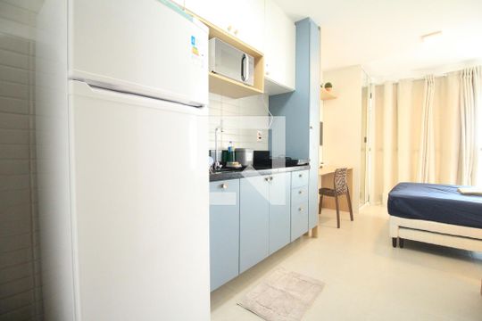Cozinha de apartamento para alugar com 1 quarto, 22m² em Barra, Salvador