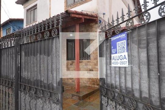 Fachada de casa à venda com 2 quartos, 72m² em Campo Grande, Rio de Janeiro