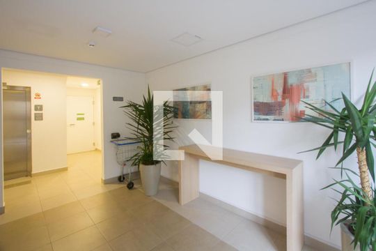 Hall de apartamento para alugar com 1 quarto, 27m² em Jardim Mirante, São Paulo